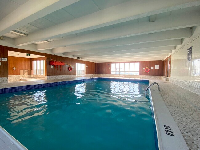 Photo - 370 Ridelle Ave