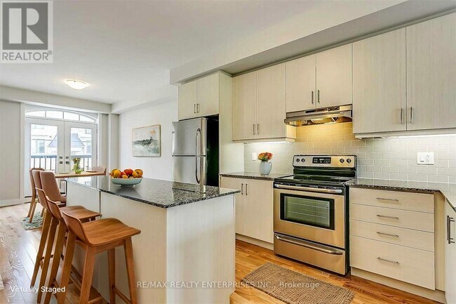 Photo - 1094 Beachcomber Rd