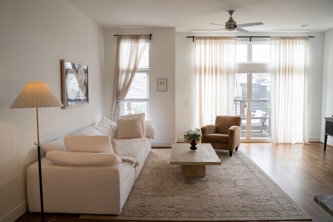 Building Photo - 424 36th Ave N