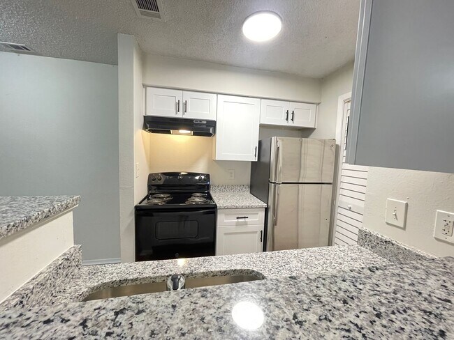 Photo - 1 Bed / 1 Bath Condo in Gated Comm. In Altamonte Springs, Available Now!! Unit 106