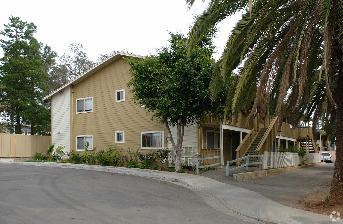 Vine Street Apts - Vine Street Apts