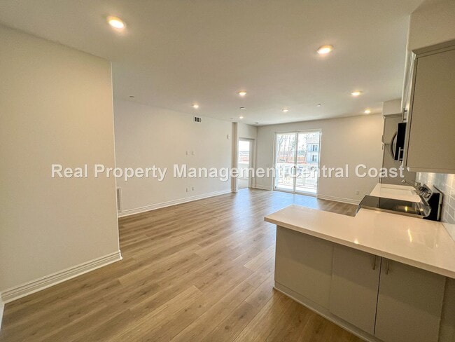 Photo - AVAILABLE JULY - New San Luis Obispo Condo...