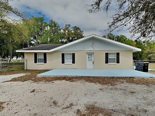 Building Photo - 1385 Dean St