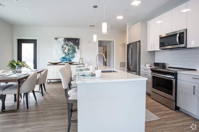 2BR, 2BA - Dining Room/ Kitchen
