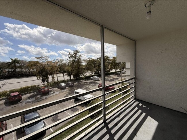 Building Photo - 4255 N University Dr Unit 3