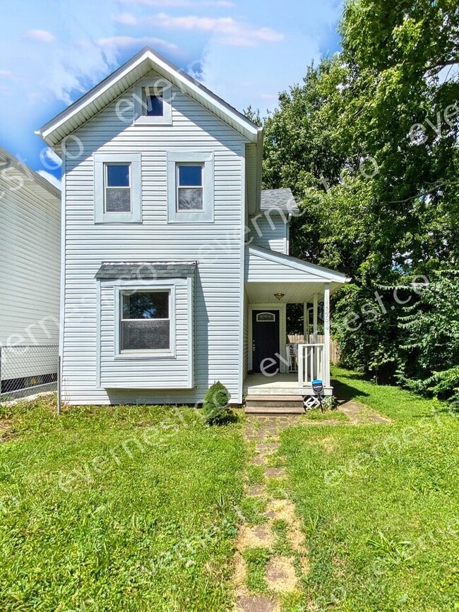 Building Photo - 1494 Manchester Ave