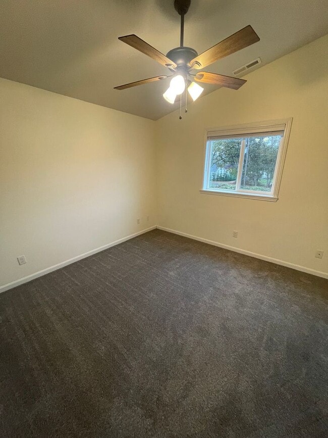 Photo - 4 Bedroom House in Jefferson!