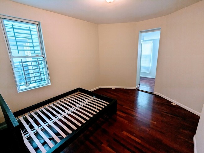 Photo - 2939 St Paul St Unit B