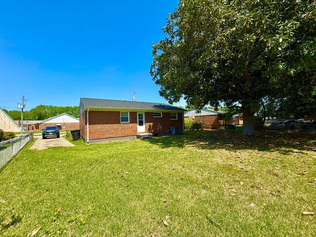 Photo - ***3 Bed Ranch with off-street parking and large yard!