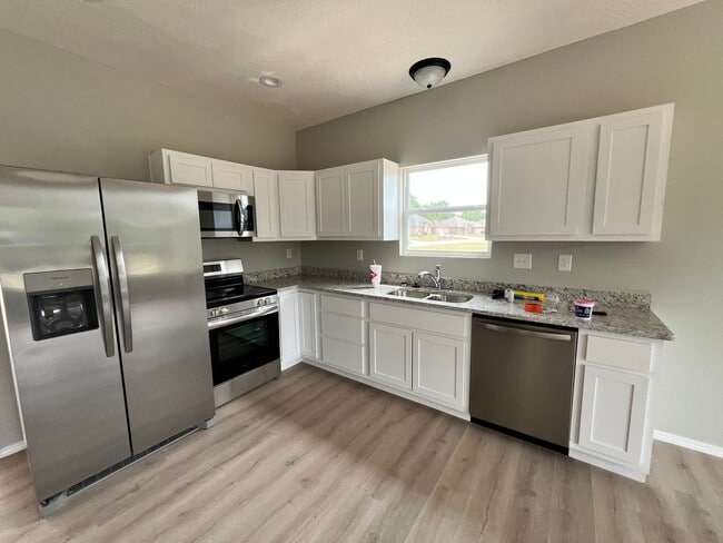 Photo - 4 bedroom 2 bath Bolivar MO