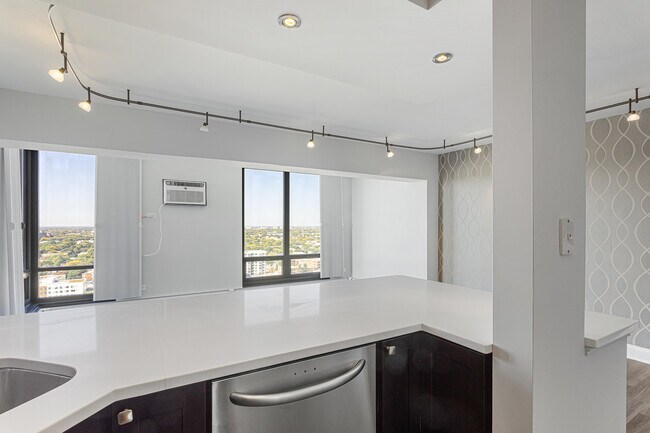 Photo - 6166 N Sheridan Rd Unit 24L