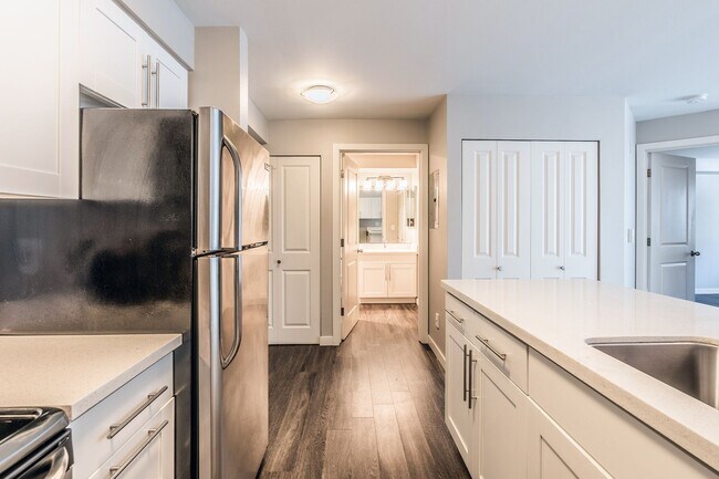 Photo - 1800 Eastlake Apts (Scenic)