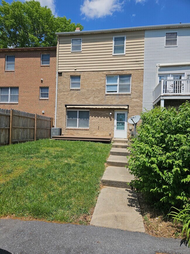 939 Meadowlark Dr Townhome Townhome Rental in Harrisonburg VA