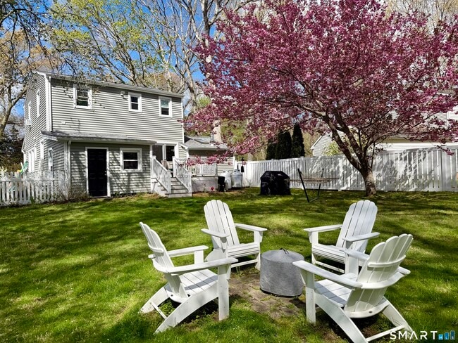6 Sunset Ln