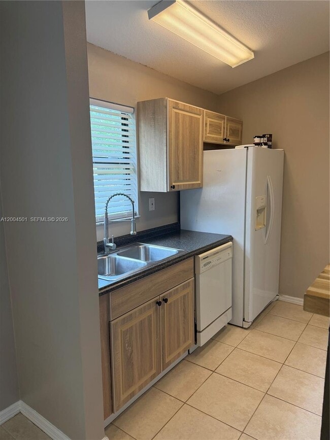 Photo - 9495 80th St