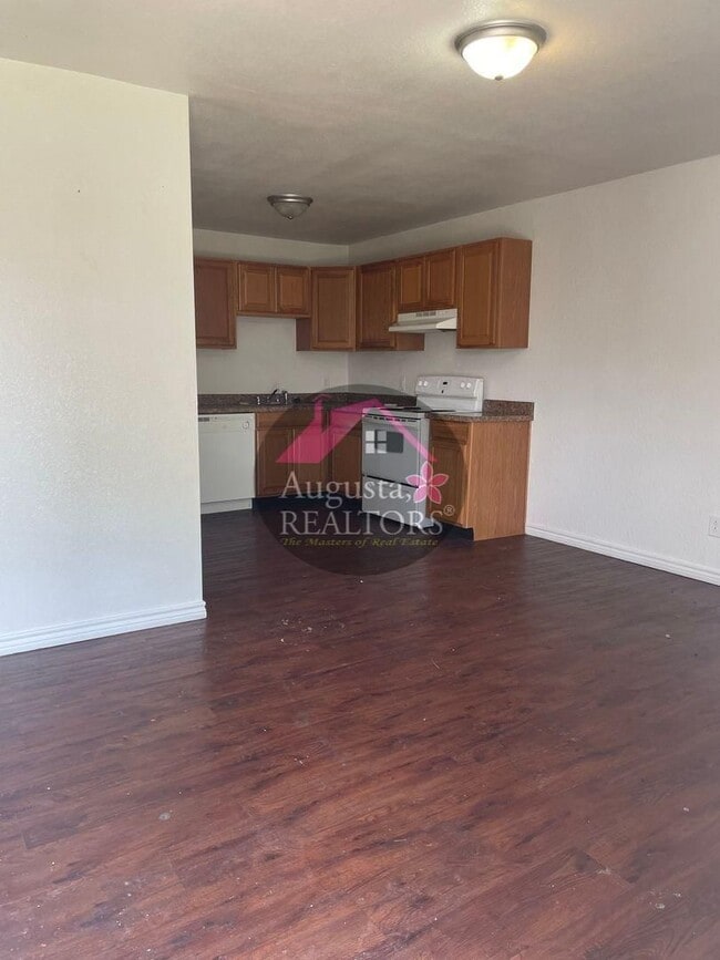 Photo - Adorable 2 Bedroom on the South Side! Unidad 1609C