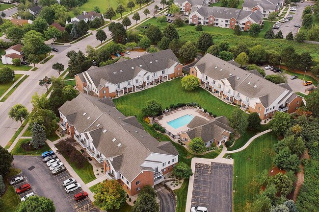 WEX_Apartment_com-Images_v1_Hero - Wexford Place