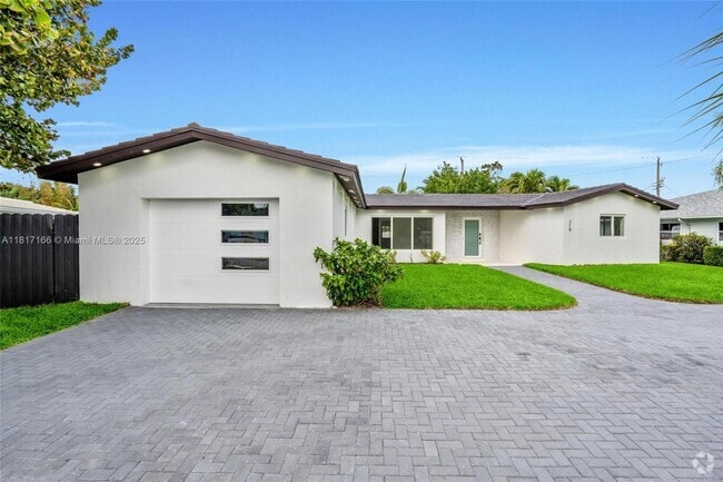 Building Photo - 719 SW 25th Ave Rental