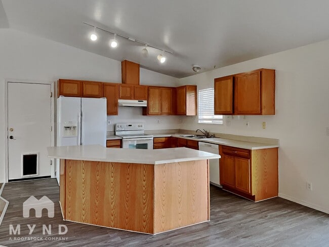 Photo - 1473 Kinglet Dr