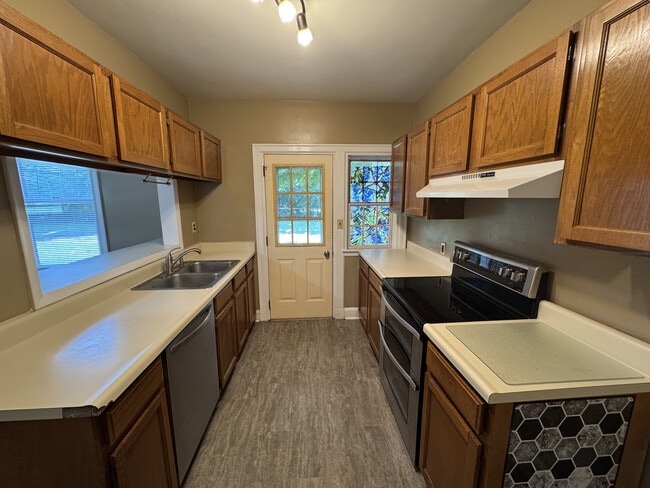 Photo - 712 Pacesetter Dr