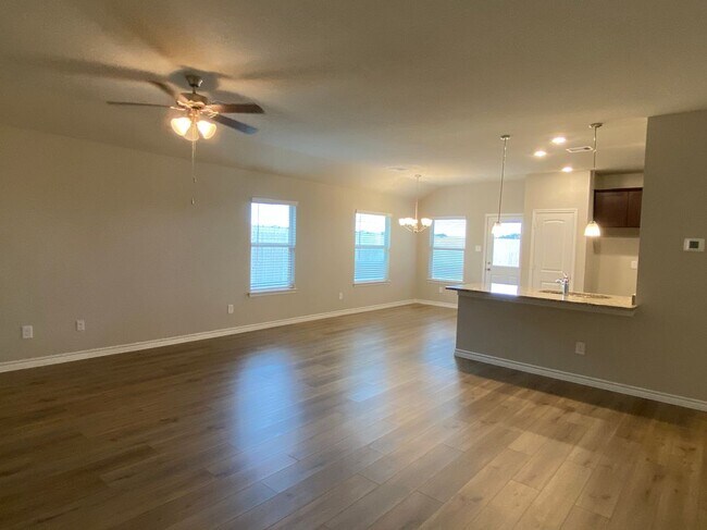 Photo - 1008 Davy St