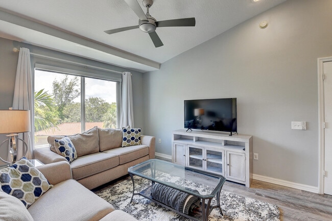 Photo - 1223 Villa Cir