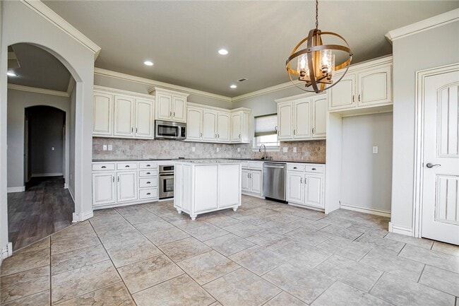 Photo - 2715 Vanike Dr