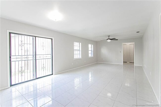 Photo - 116 W Enfield Rd