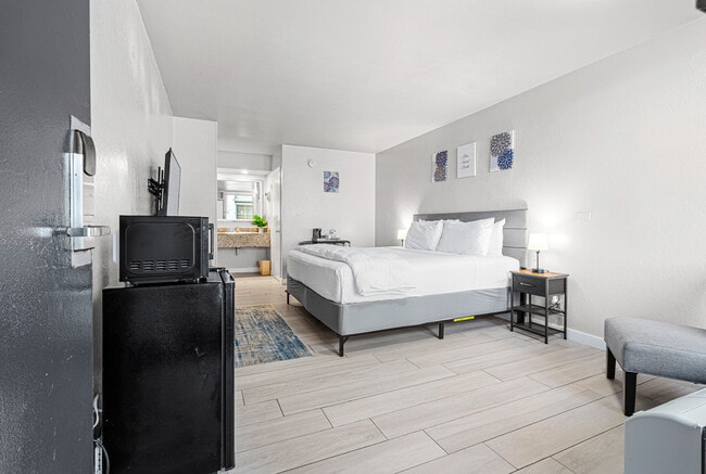 Photo - Hotolos Hollywood Apartments