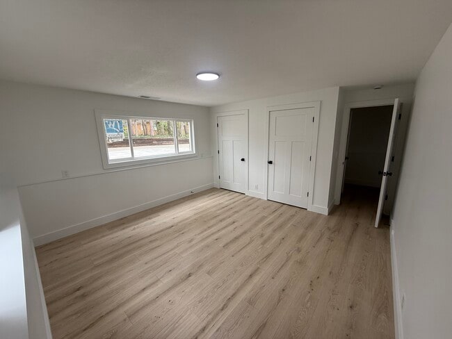 Photo - 16337 Comstock St Apartments