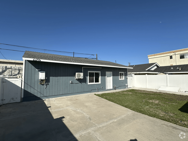 Building Photo - 4451 W 133rd St Rental
