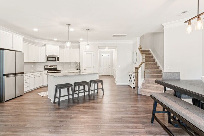 Photo - Sleek & Stylish 3 Bed, 2.5 Bath Townhome in Prime Location $2,100/mo rent