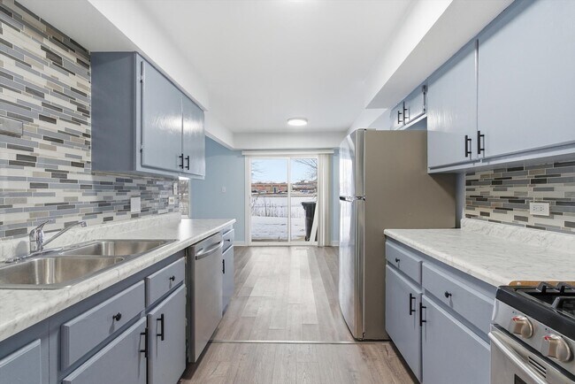 Photo - 7526 Bristol Ln