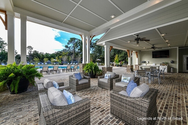 Legends North of Broad Covered Poolside Terrace - Legends at Town Place