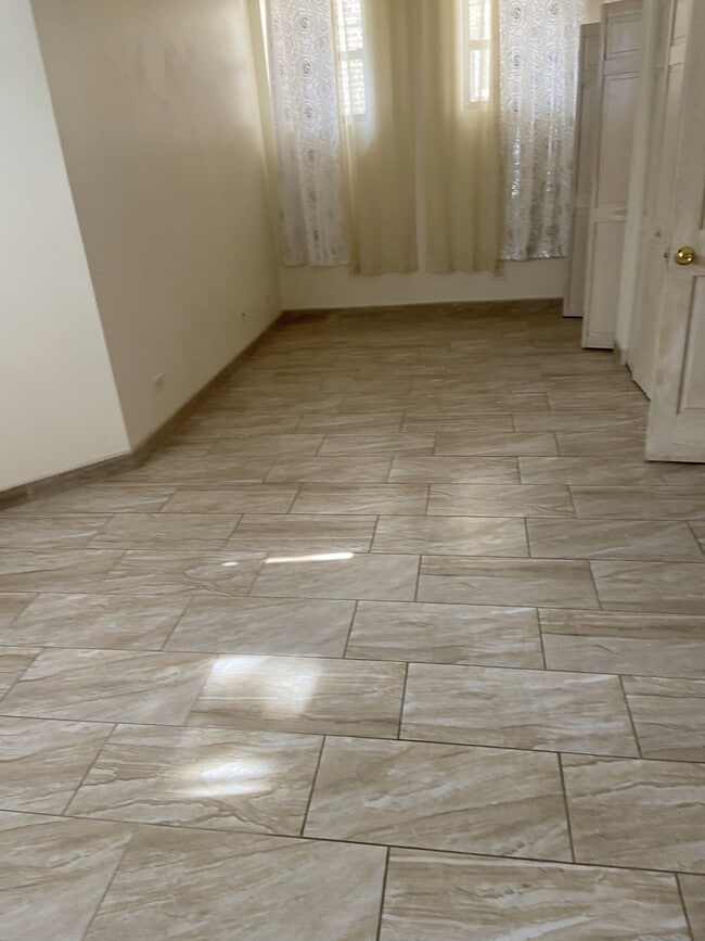 Photo - 1829 S California Ave Unidad 1