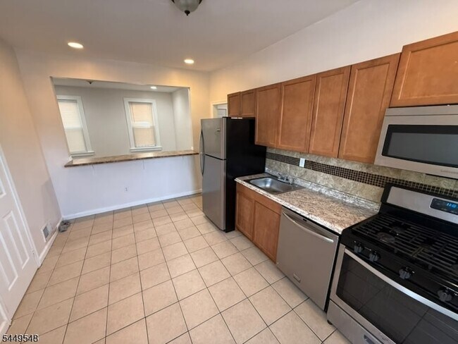 86 Mapes Ave Unit 1