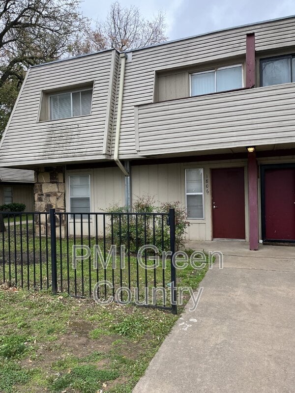 Building Photo - 2216 E 66th Pl Unit #1806 Rental