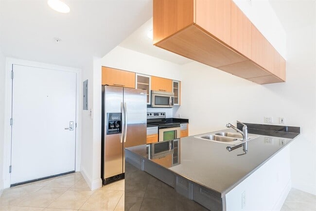 Building Photo - 1750 N Bayshore Dr Unit 1310