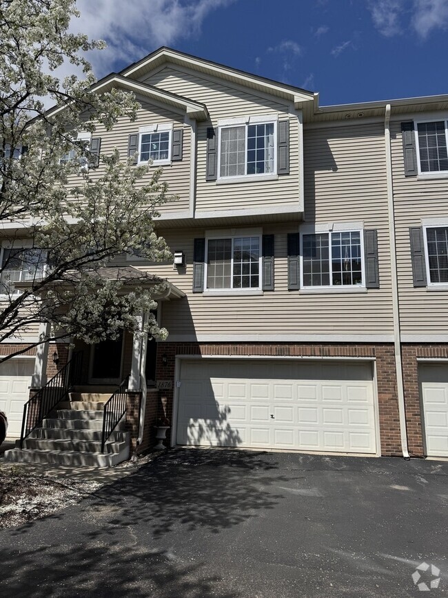 Building Photo - 1876 Fredericksburg Ln Rental