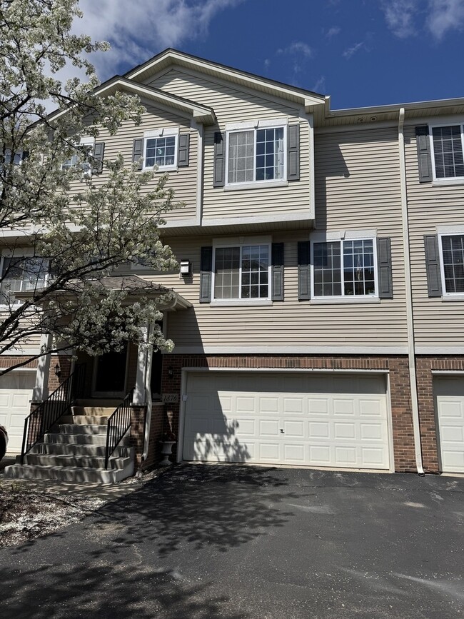 Photo - 1876 Fredericksburg Ln Townhome