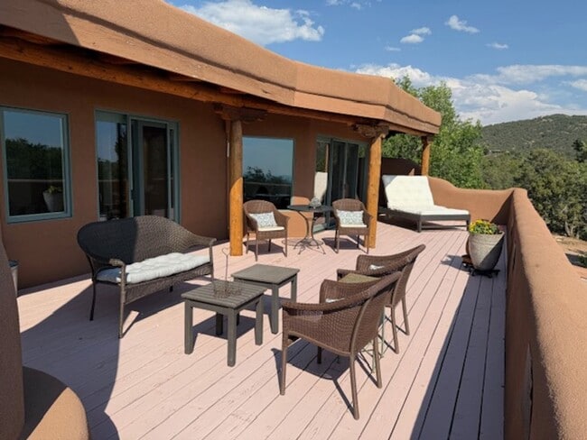 Building Photo - 15 Cielo Cumbre Rd Rental