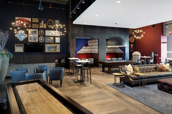 Photo - Custom House