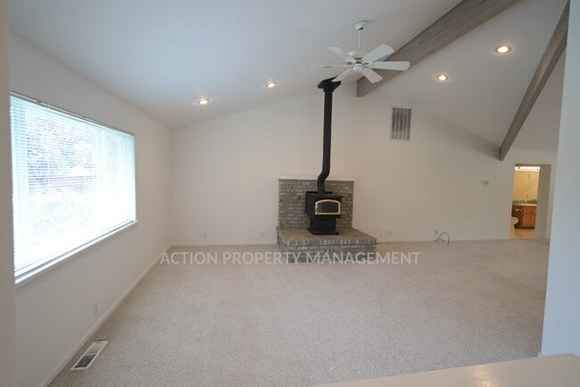 Photo - 3 bed 2.5 bath home in a private country setting, close to town. All new luxury vinyl plank floor...