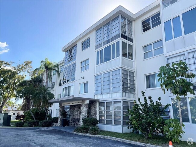Building Photo - 100 Waverly Way Unit 402 Rental