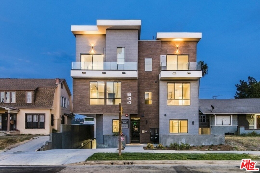 Photo - 644 Normandie Ave