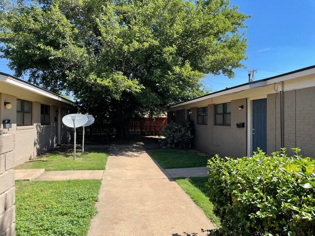 Photo - 451835 Unit B