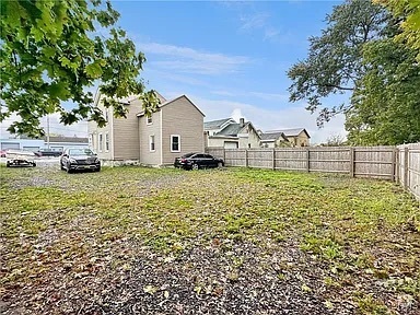 Building Photo - 1022 Oriskany St W Unit Second Floor Rental