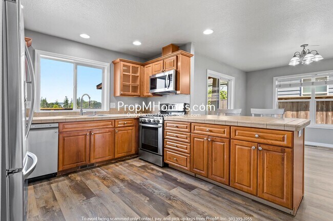 Photo - Updated 3 Bedroom Home in Molalla - Countr...