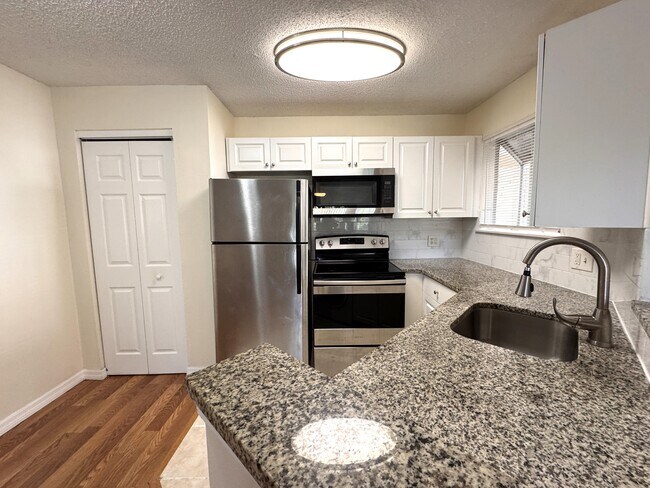 Photo - 1940 Lake Atriums Cir