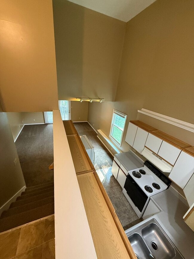 Photo - 3 bedroom, 2 bathroom duplex on Bloomingto...